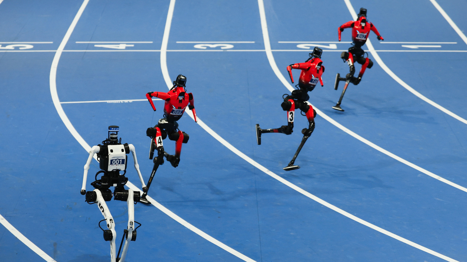 İnsansı Robotlar Pistlerde: Usain Bolt'un Rekoru Tarihe mi Karışıyor?