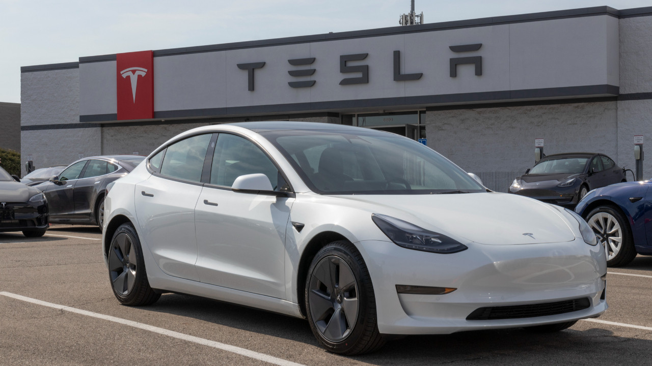 Tesla FSD Avrupa Yollarında: Fransa İki Araçla Büyük Sınava Başladı