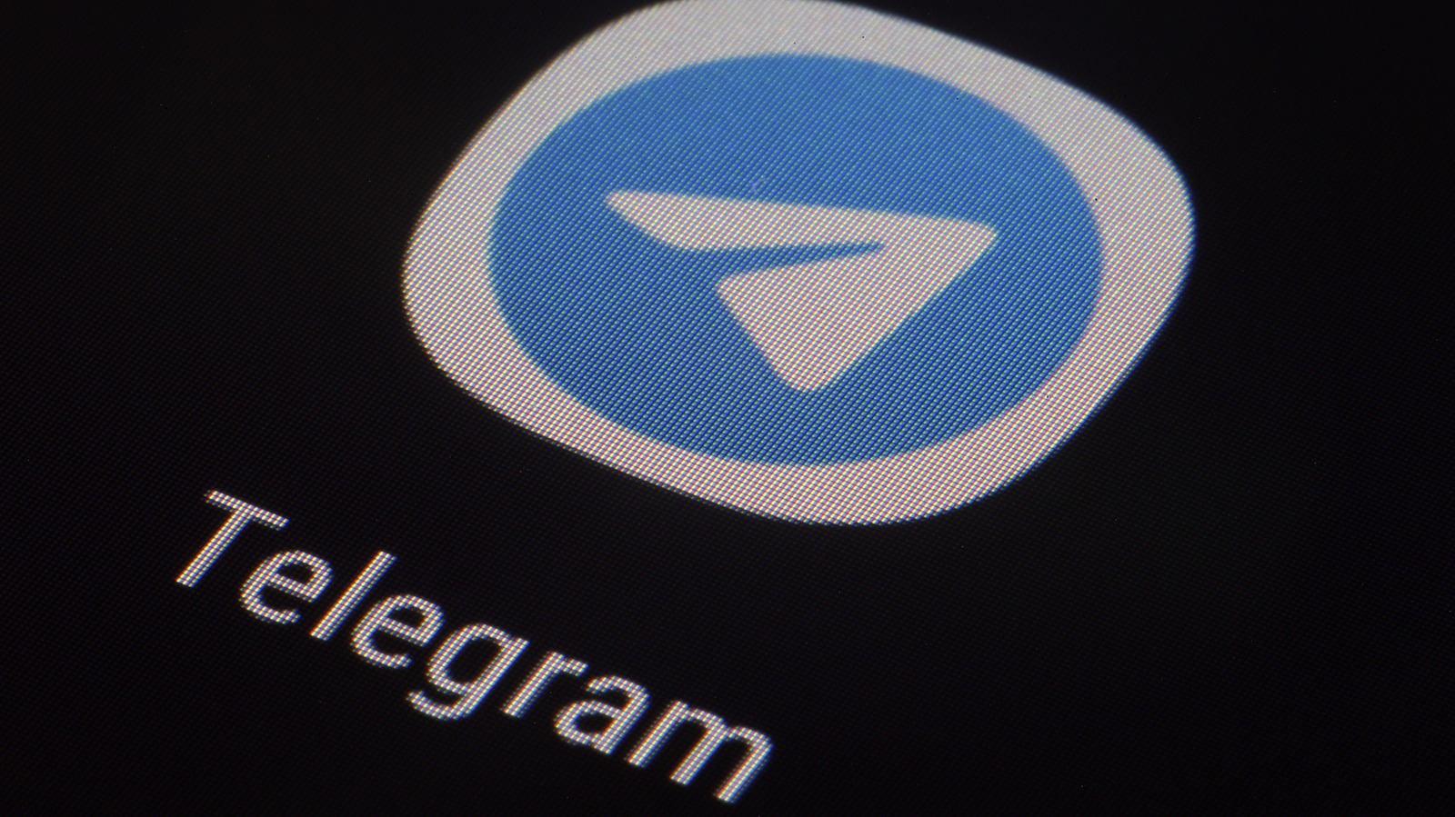 Telegram CEO'su Pavel Durov: "Apple'ı Kandıran Bir Şantaj Çetesiyle Karşı Karşıyayız"
