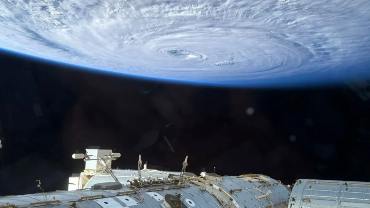 Uzaydan Gelen Bakış: Astronotun iPhone'u ile Kaydettiği Dev Tayfun